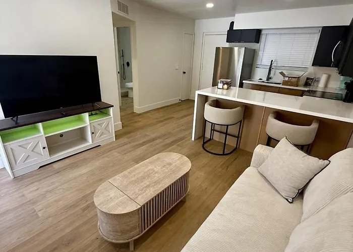 Apartment Arcadia Lite Unit 1 With Private Yard And Washer Dryer *