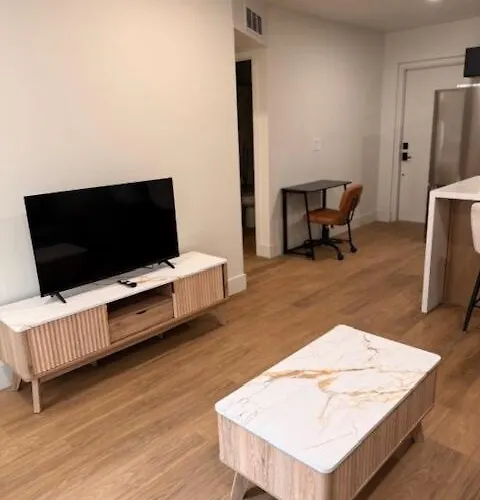 Apartment Arcadia Lite Unit 1 With Private Yard And Washer Dryer *