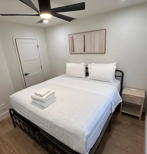 Arcadia Lite Unit 1 With Private Yard And Washer Dryer Phoenix
