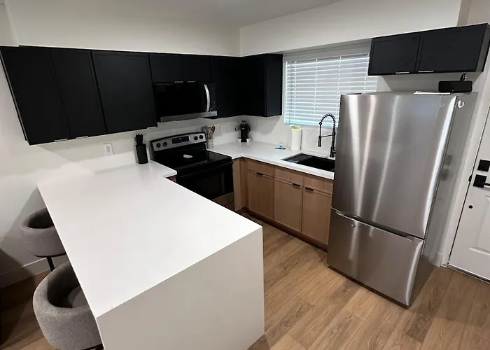 Arcadia Lite Unit 1 With Private Yard And Washer Dryer