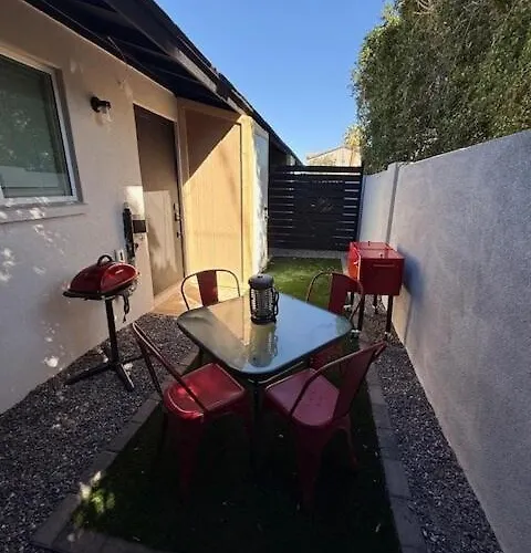 Arcadia Lite Unit 1 With Private Yard And Washer Dryer Apartment *
