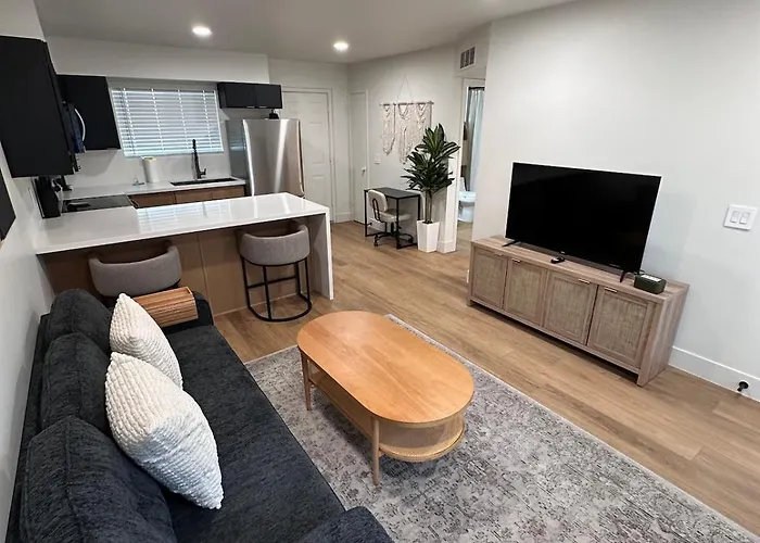 Arcadia Lite Unit 1 With Private Yard And Washer Dryer Apartment